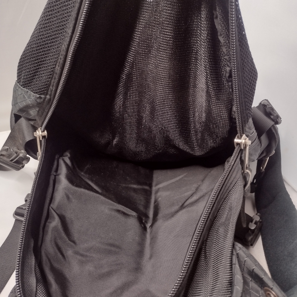 Backpack - Picture 8 of 9